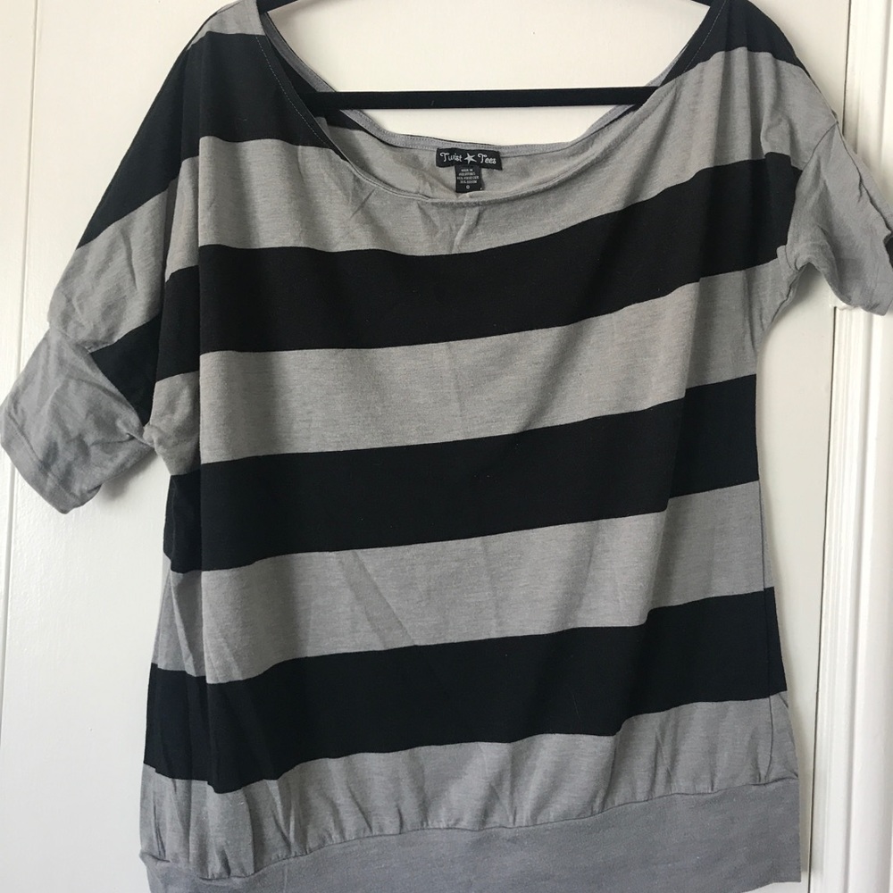 Torrid Size 0 Twist Tees Off Shoulder Blouse